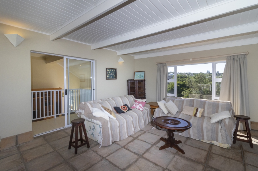 6 Bedroom Property for Sale in Royal Alfred Marina Eastern Cape